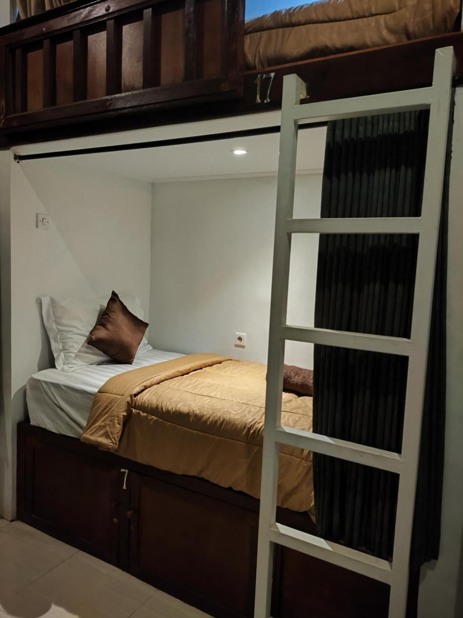 Ega S Hostel Batununggul Exteriér fotografie