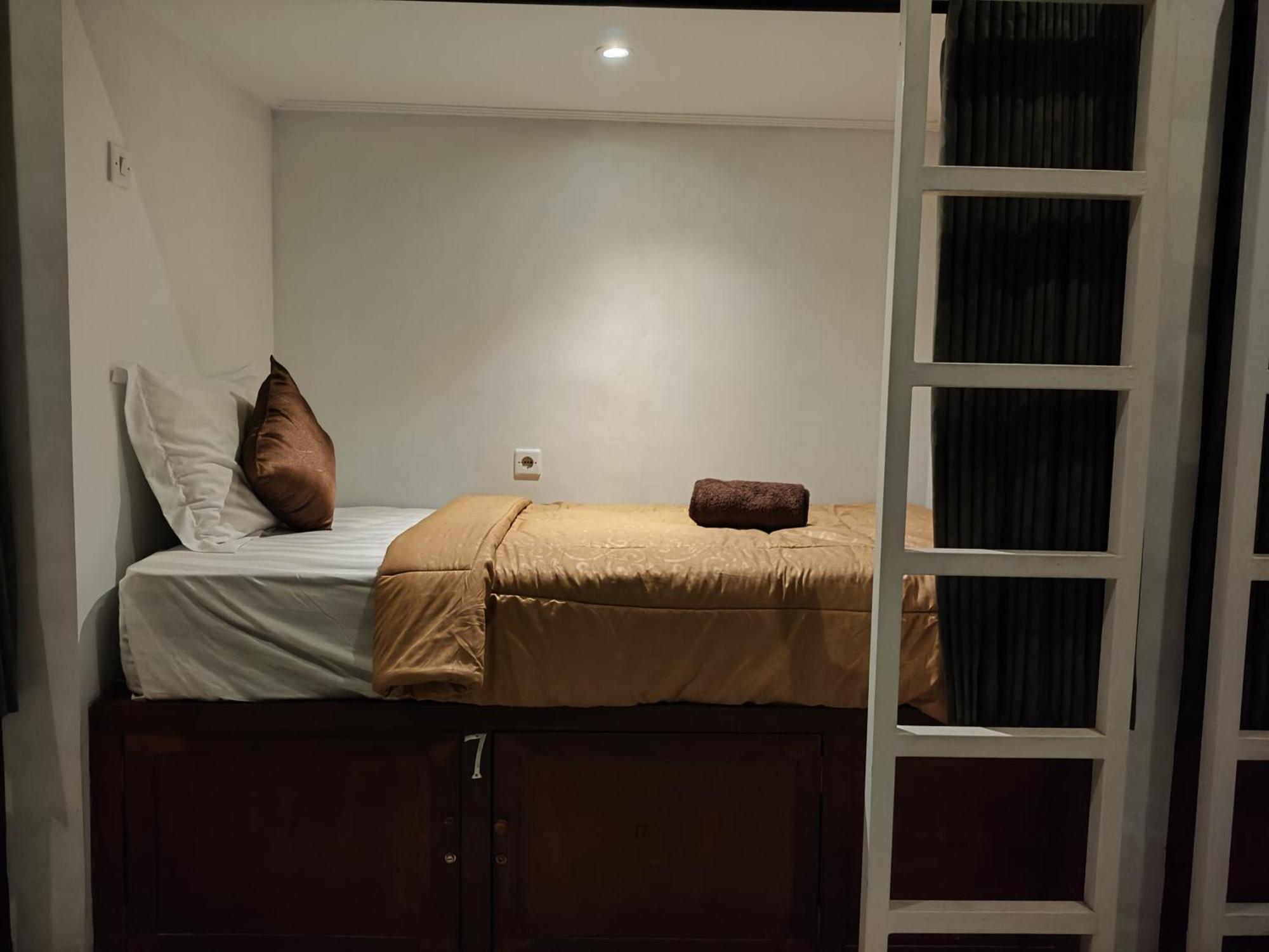 Ega S Hostel Batununggul Exteriér fotografie