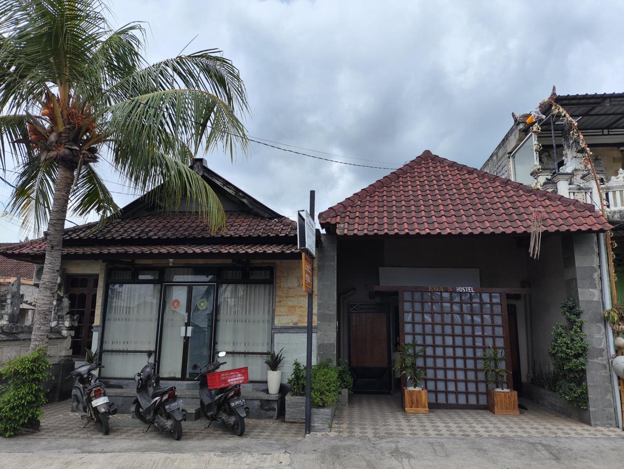 Ega S Hostel Batununggul Exteriér fotografie