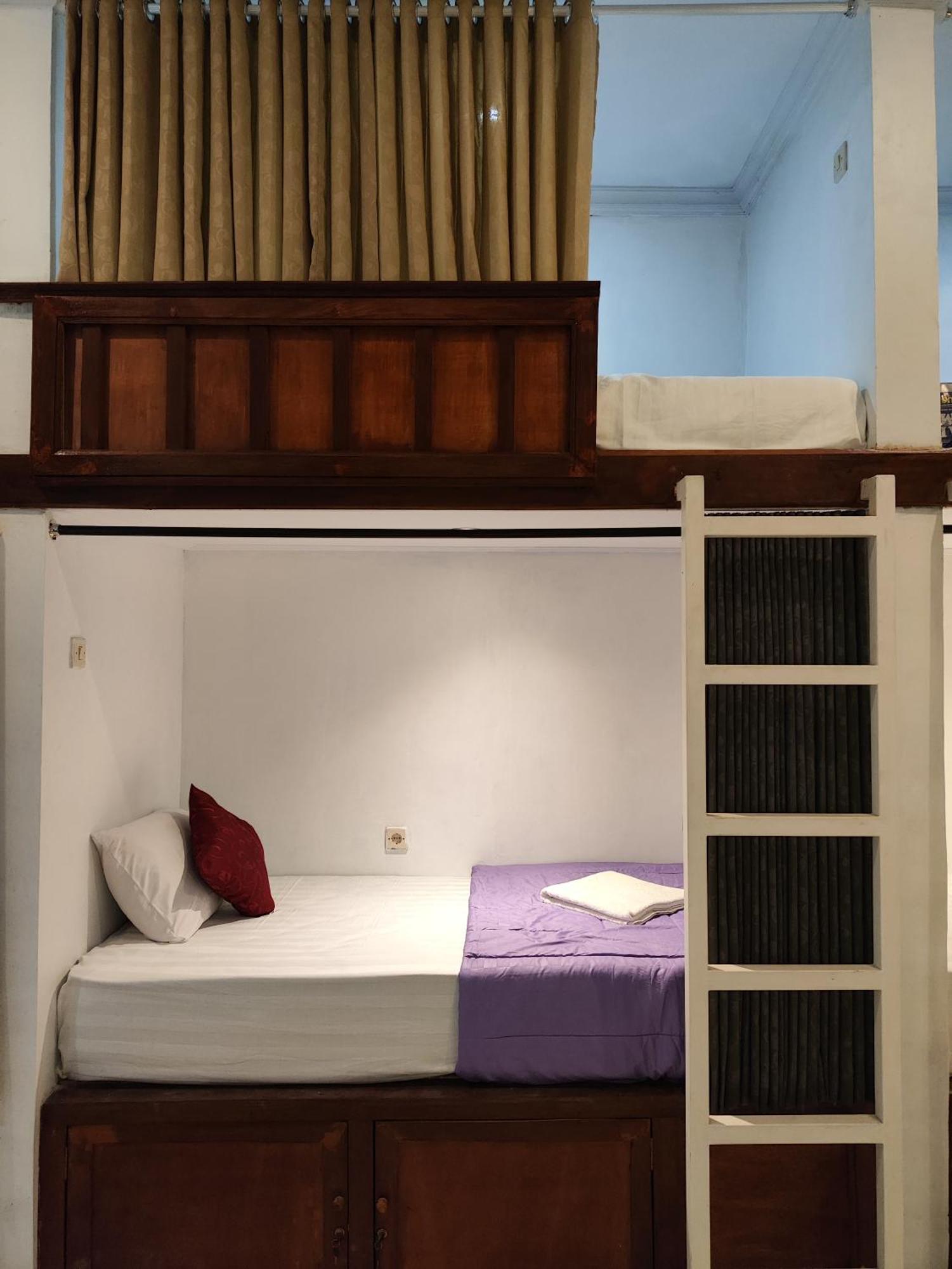 Ega S Hostel Batununggul Exteriér fotografie
